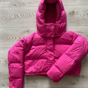 Lululemon Wunder Puff Super-Cropped Jacket
Sonic Pink